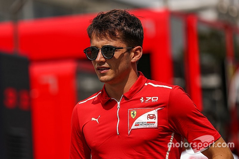 Leclerc au volant de la Ferrari pour les tests Pirelli