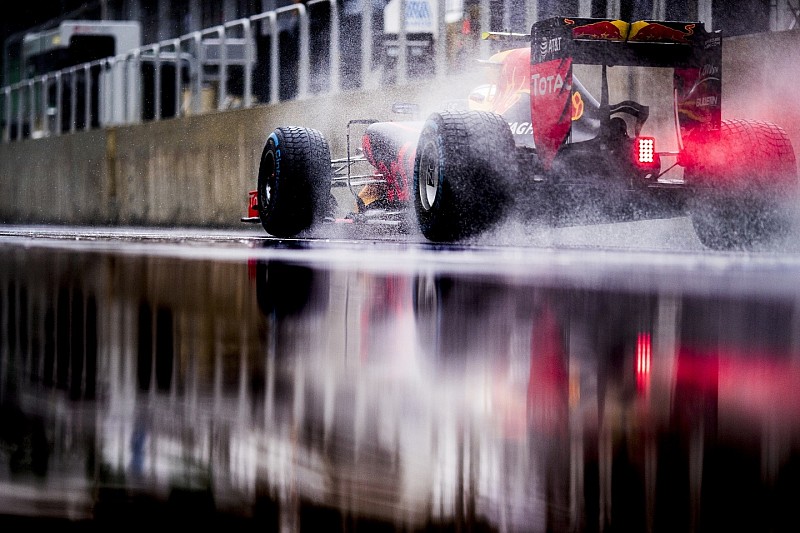 Verstappen: "Hoop op regen in Brazilië"