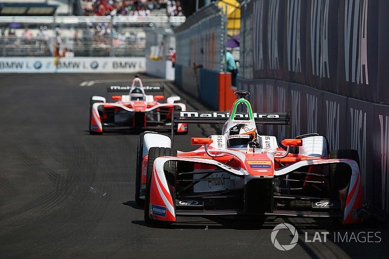 Felix Rosenqvist, Mahindra Racing, ve Nick Heidfeld, Mahindra Racing