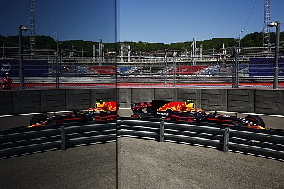 Motoralkatrészek bőröndben? Christian Horner megcsinálta!