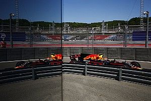 Motoralkatrészek bőröndben? Christian Horner megcsinálta!