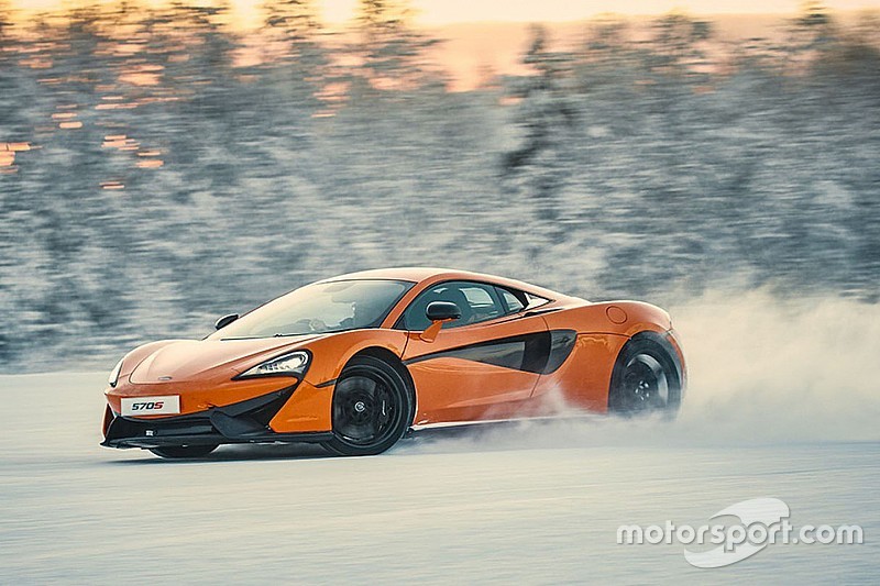 Vidéo - La McLaren 570S en action sur la glace