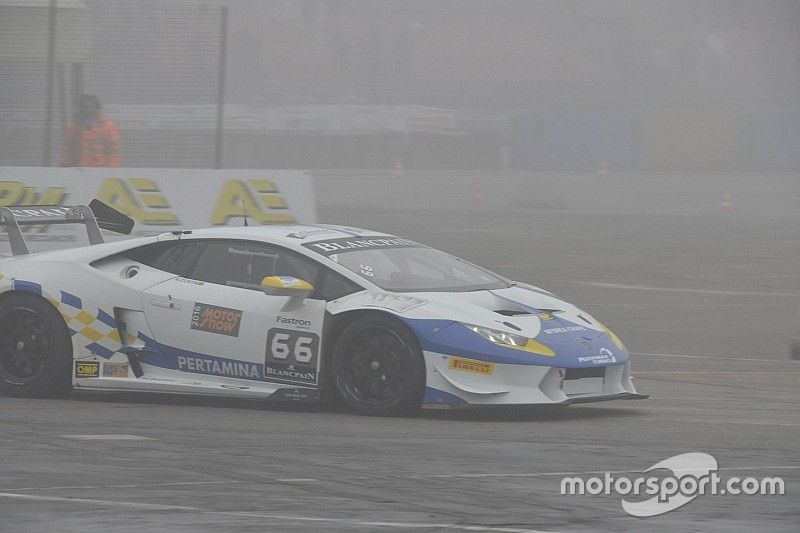 Motor Show, Lamborghini Super Trofeo: Costa e Zampieri ok nei quarti