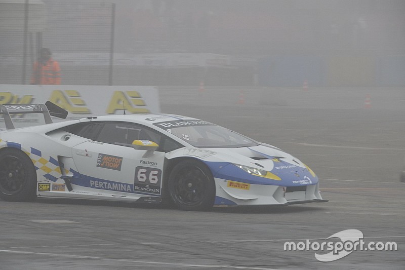 Motor Show, Lamborghini Super Trofeo: Costa e Zampieri ok nei quarti