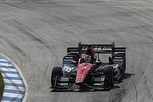 Aleshin bloqué en France, Wickens le remplace