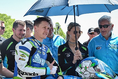 Isle of Man TT: Harrison tops Tuesday practices