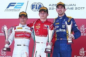 F2 Baku: De Vries pakt tweede plaats in chaotische hoofdrace