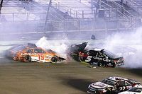 Edwards' title hopes end in spectacular wreck - video