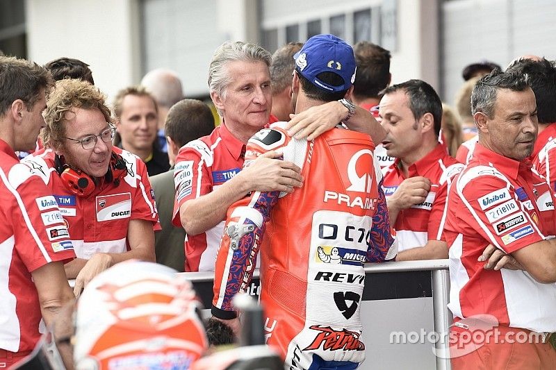 Danilo Petrucci, Pramac Racing, Paolo Ciabatti, directeur sportif de Ducati, après les qualifications