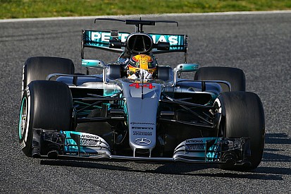 Barcelone, J1 - Mercedes et Ferrari solides, McLaren souffre