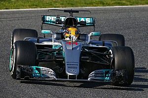 Tes Barcelona: Hamilton dan Mercedes tercepat pada hari pertama