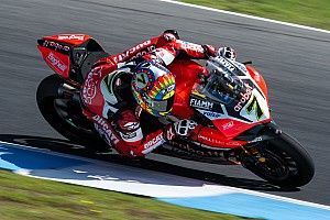 Phillip Island, Libere: Ducati in vetta con Davies, ma Rea è a un passo