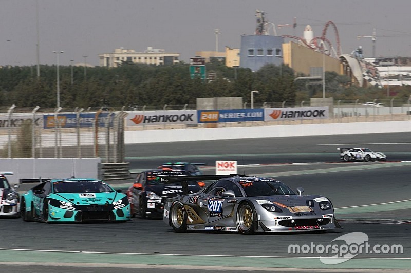 24H Dubaj: Kategória-pole-ban magyar kocsi, Kubicáék a 10. helyen