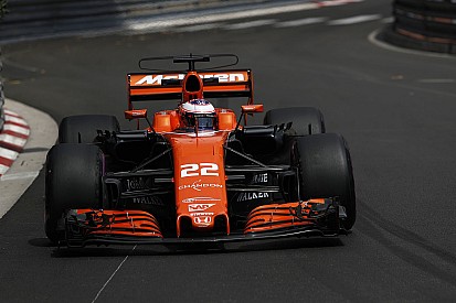Com volta, Button passa Schumi em GPs; Rubinho ainda é líder