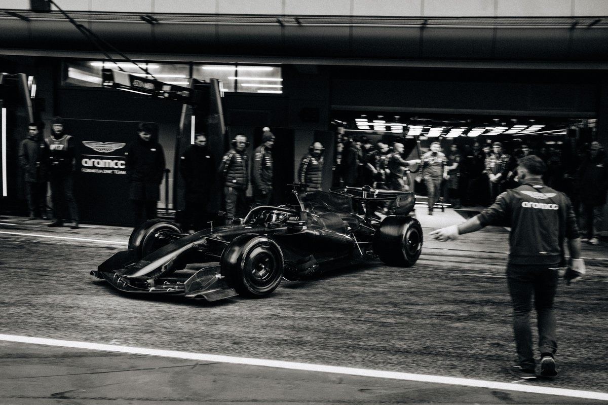 Aston Martin laat lang op zich wachten op vierde testdag F1 Barcelona