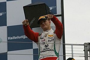 Mick Schumacher F3-as gépet tesztel!