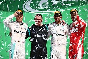 GP Meksiko: Hamilton juara, Verstappen picu akhir balapan yang kontroversial
