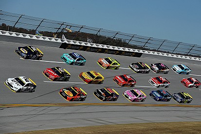 Hamlin advances into the Round of 8 via tiebreaker