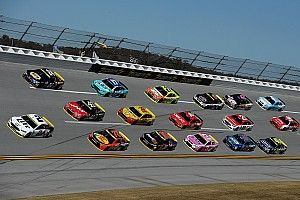Hamlin advances into the Round of 8 via tiebreaker