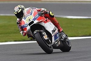 FP2 MotoGP Silverstone: Pertajam catatan waktu, Iannone gusur Vinales