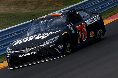 Truex frustrated with Stenhouse after qualifying block