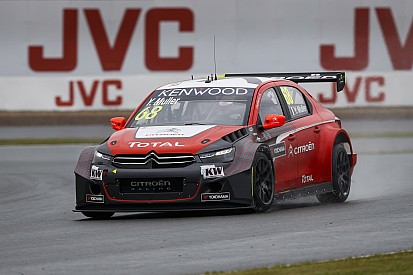 Yvan Muller picks up podium place in rainy Russia