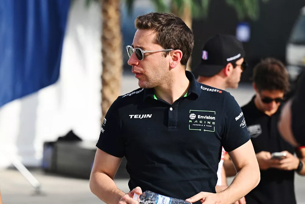 Pascal Wehrlein, Porsche, with Robin Frijns, Envision Racing 