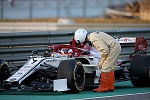 Éld át Räikkönen első tesztnapját az Alfa Romeóval Barcelonában: képgaléria