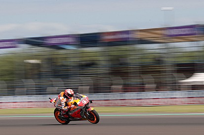 MotoGP Argentinien FT1: Marquez dominiert, Rossi fehlt eine Sekunde