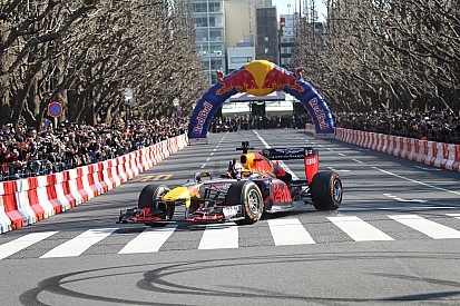 Galeri: Red Bull'un, Tokyo'daki gösteri sürüşü