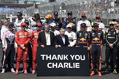 Ma 1 éve hunyt el Charlie Whiting, az F1 legendás versenyigazgatója