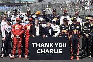 Ma 1 éve hunyt el Charlie Whiting, az F1 legendás versenyigazgatója