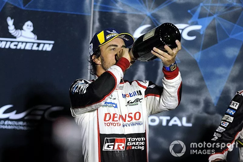 Podium: #8 Toyota Gazoo Racing Toyota TS050: Fernando Alonso