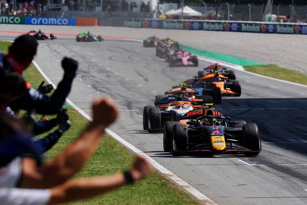 Vincitore della gara Lindblad, Campos Racing