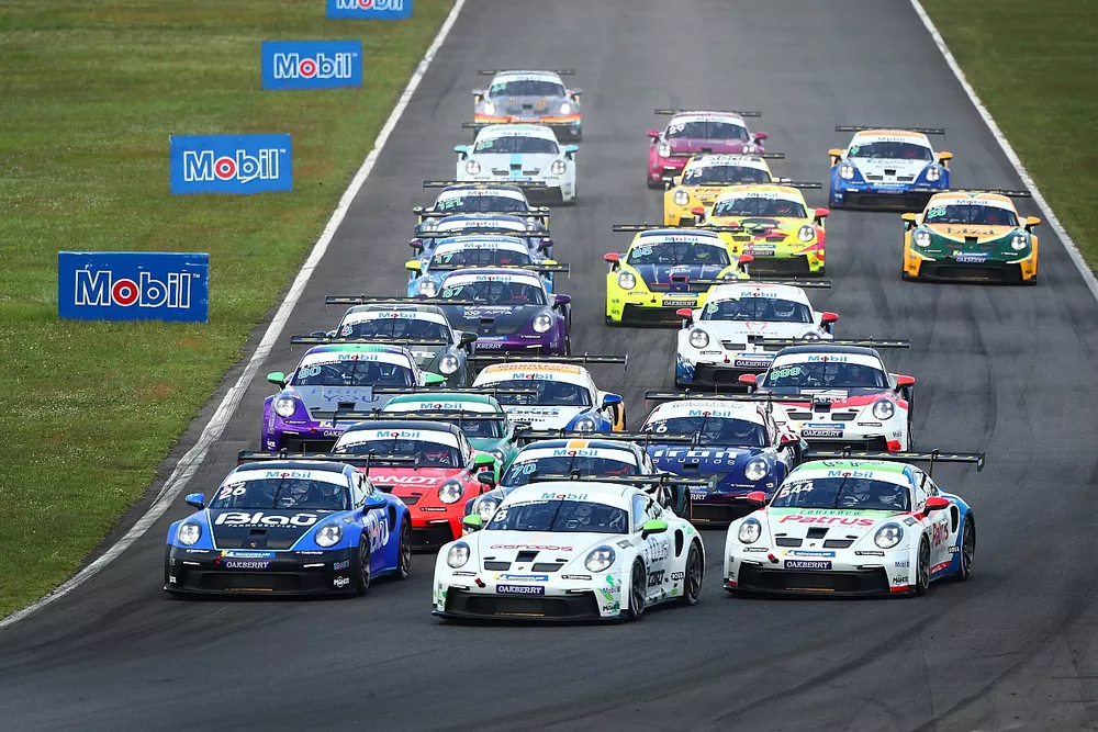 Largada da Porsche Carrera Cup em Goi&acirc;nia
