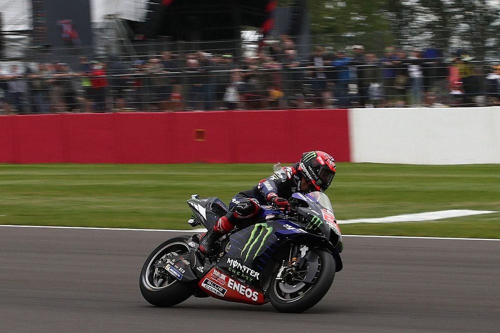 Quartararo Silverstone-ban is győzött, riválisai sorra betliztek