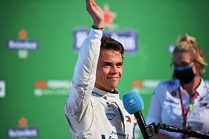 Russell: "Fantastic" de Vries deserves to be in F1