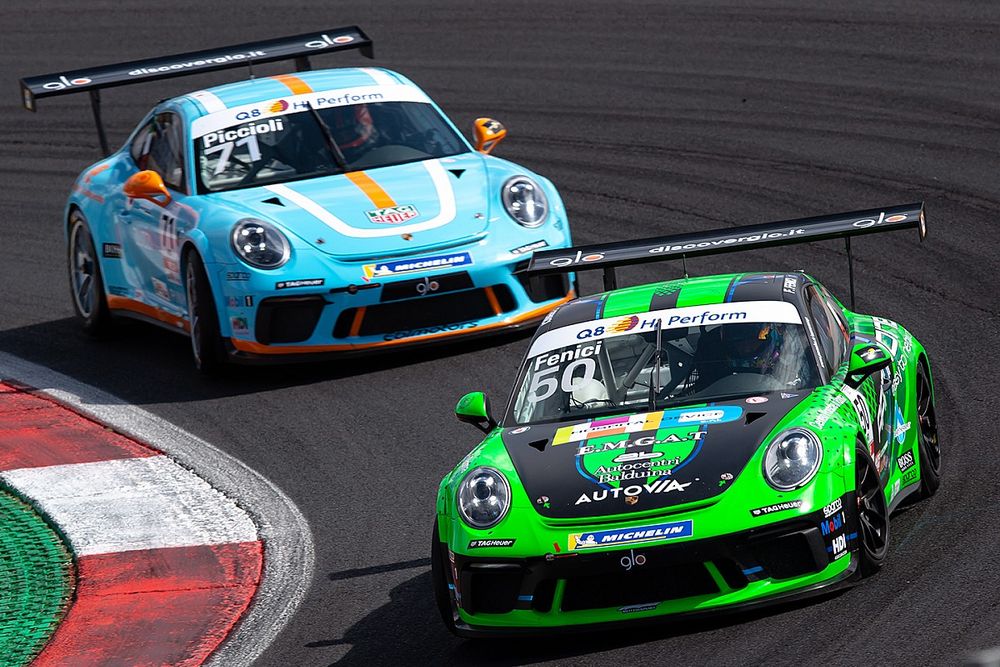 Carrera Cup Italia, Vallelunga: Fenici vince in Michelin Cup dopo la penalty a De Giacomi!