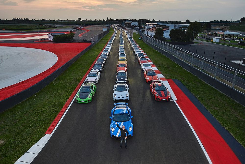 Al Porsche Festival prima giornata già da record