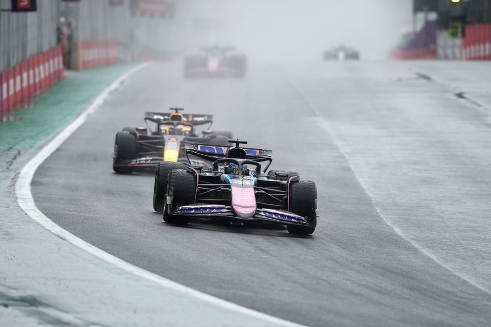 Esteban Ocon, Alpine A524, Max Verstappen, Red Bull Racing RB20