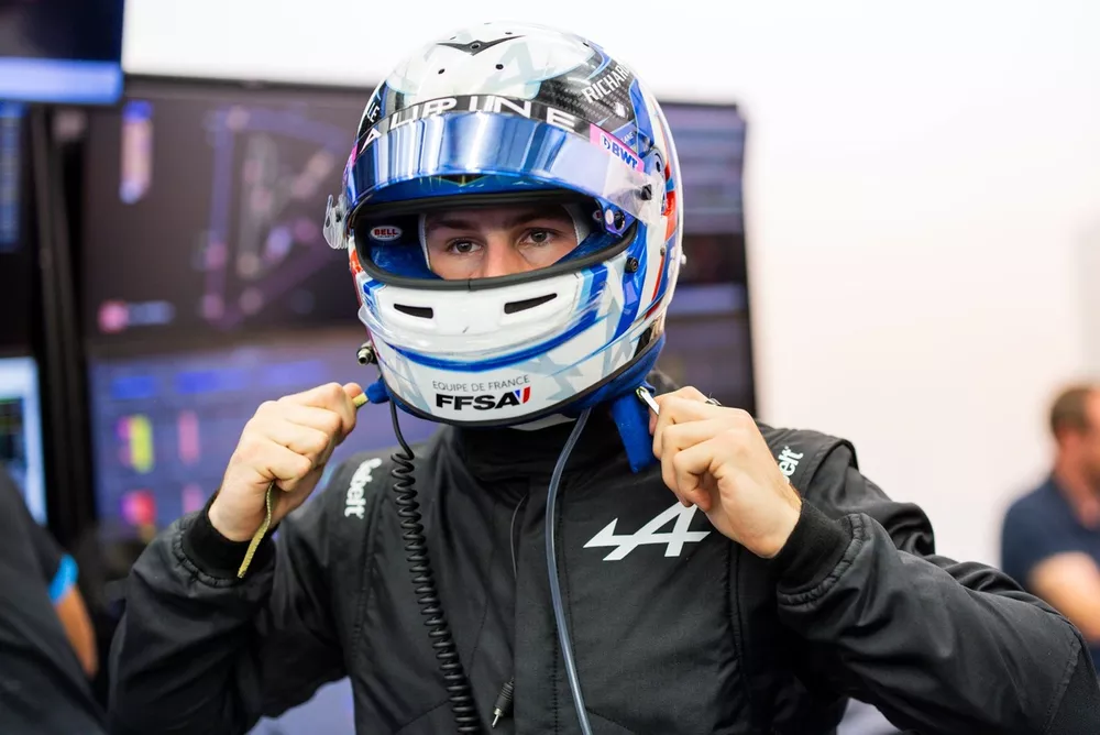 #36 Alpine Endurance Team Alpine A424: Victor Martins