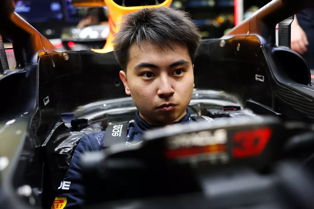 Ayumu Iwasa, Red Bull Racing