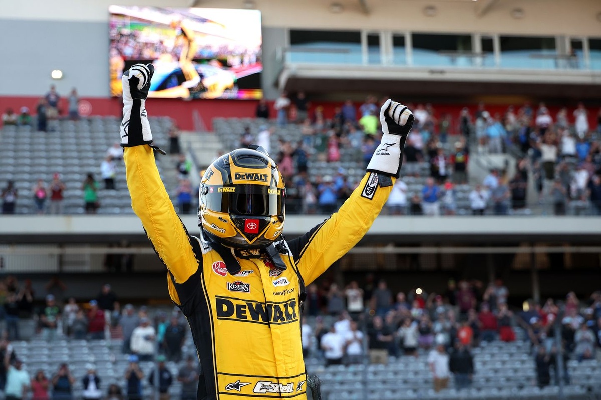 ベルは、コタでのスリリングな4車の戦いの後、連続したNASCARカップレースに勝ちます