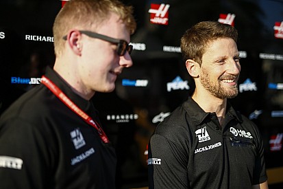 Grosjean a februári padlólemezt használja a hétvégén