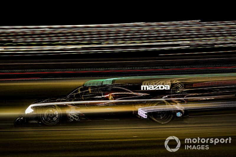 Mazda, Porsche, Lamborghini lead Roar night practice