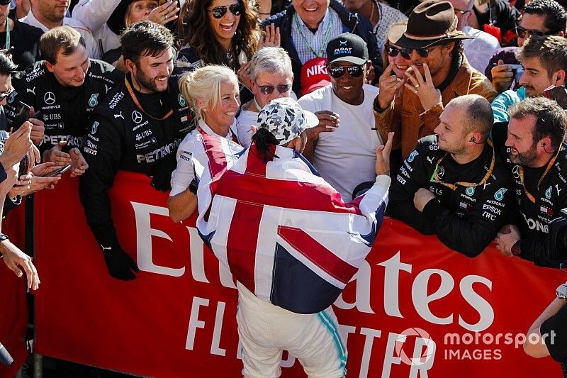 Hamilton elismerte, nem egyszerű a kapcsolata az édesapjával