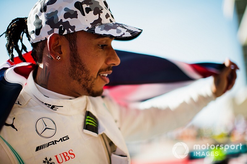 Vettel docenia sukcesy Hamiltona
