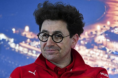 Босс Ferrari назвал невозможной борьбу за победы на старте сезона