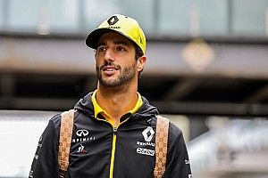 Ricciardo "gyönyörűt" mondott, majd segített is - videó