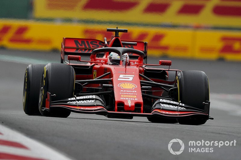 Vettel dyktuje tempo w Meksyku